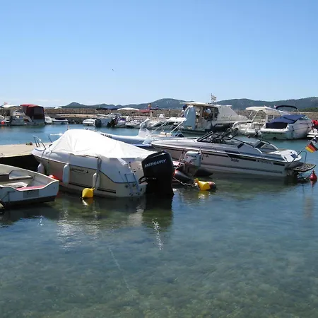 Bojanic With Private Parking And Boat Dock トゥラニ